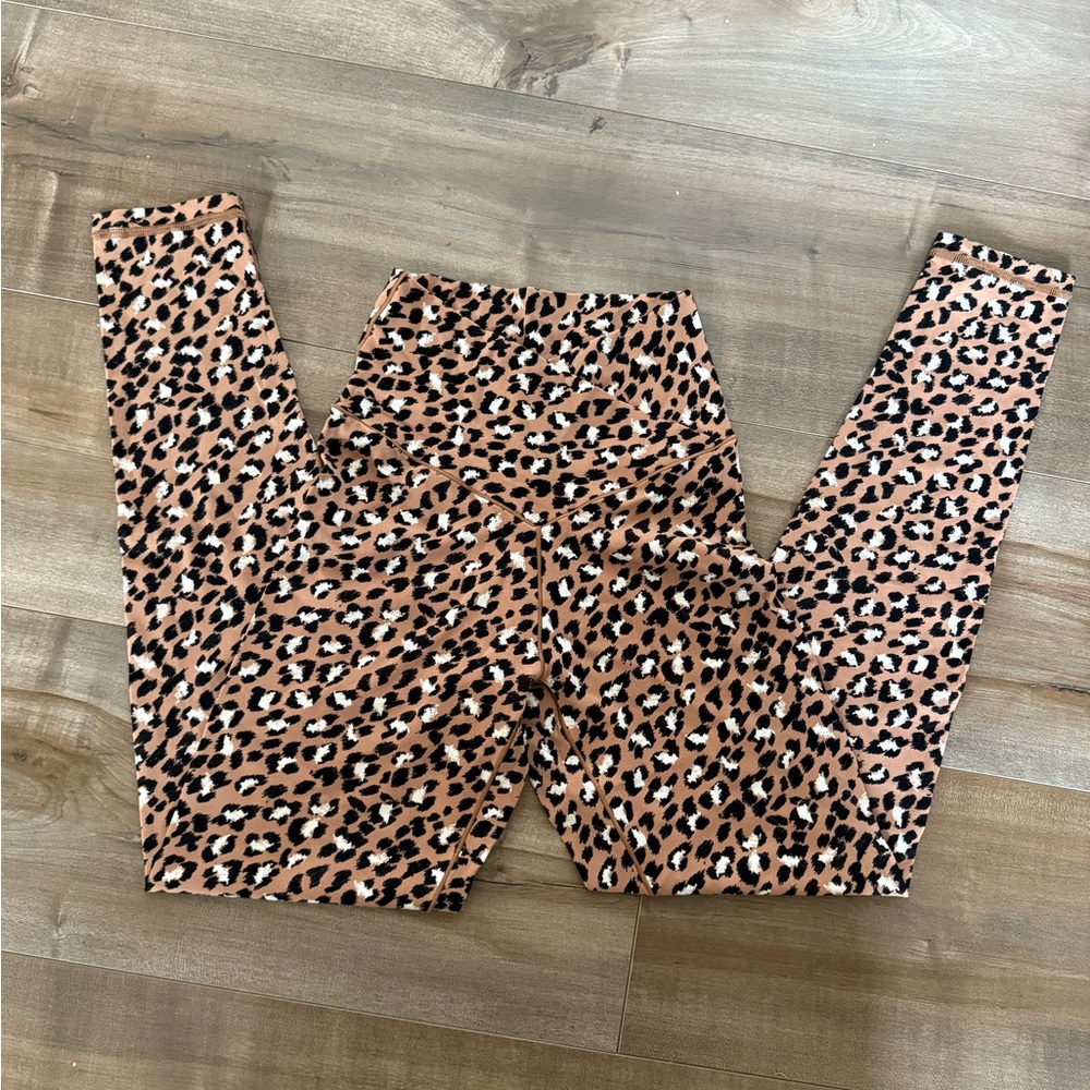 OFFLINE By Aerie Real Me High Waisted Crossover Leopard Leggings - Picture 4 of 8